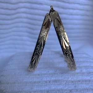 Bangle style earring cute for most occasions